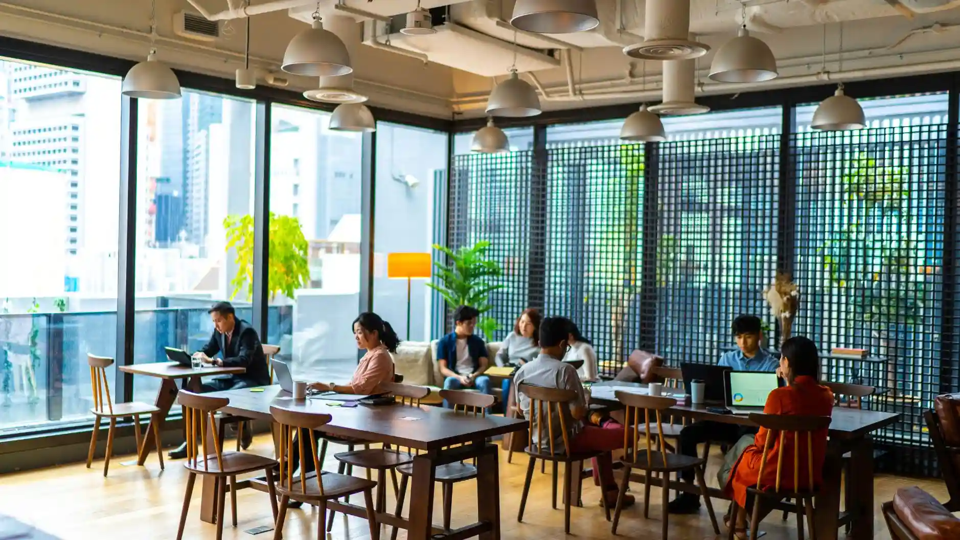 พื้นที่ออฟฟิศให้เช่าพร้อม Co-Working Space และสิ่งอำนวยความสะดวกครบ